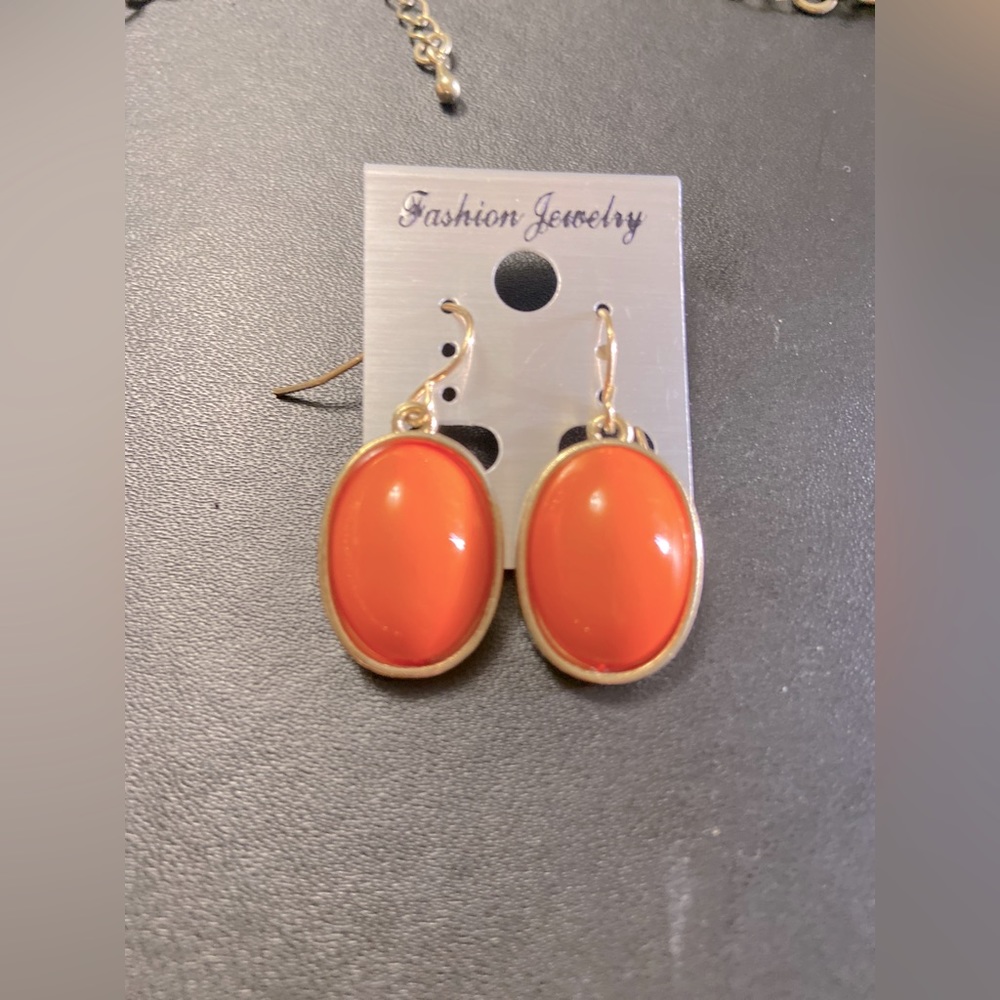 Cute Orange and Gold Necklace with matching earrings - Picture 3 of 3
